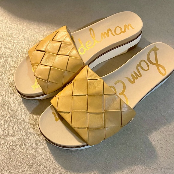 (SOLD) Sam Elderman Womens cute slide size 9 tan and white - Picture 3 of 7